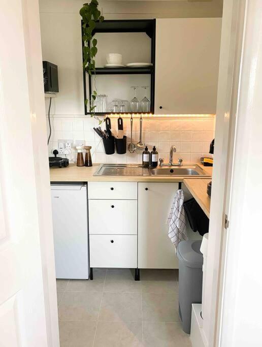 Cozy Studio Near Train Station Cambridge  Bagian luar foto